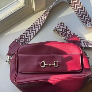 Used purse made in Italy— zipper broken